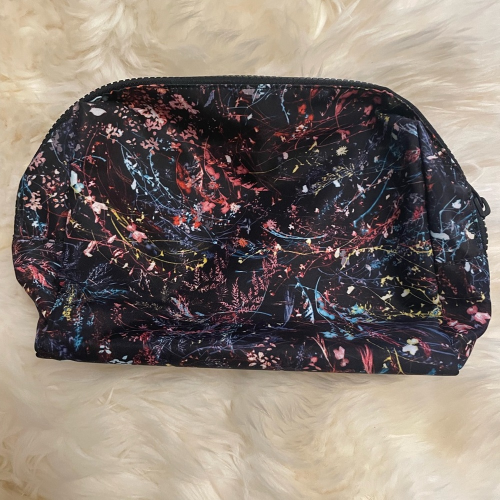 LuLuLemon Pouch